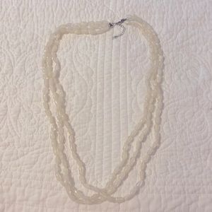 White stones necklace